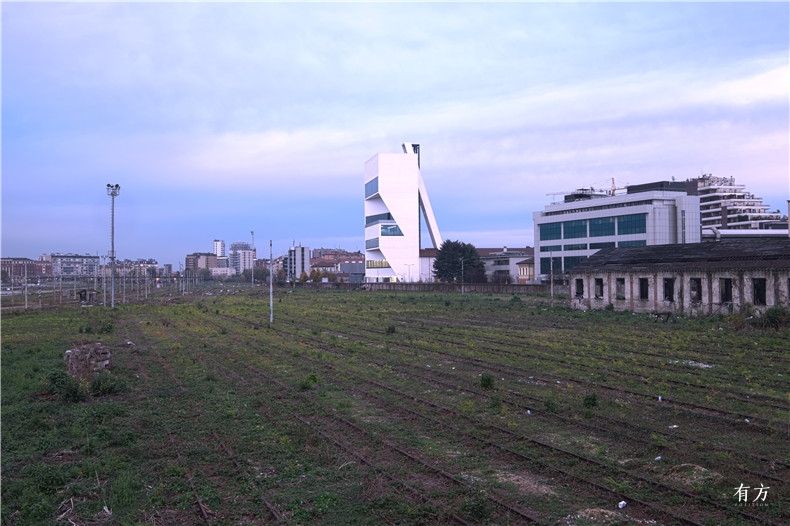 11 Prada Torre OMA by Jacopo Milanesi