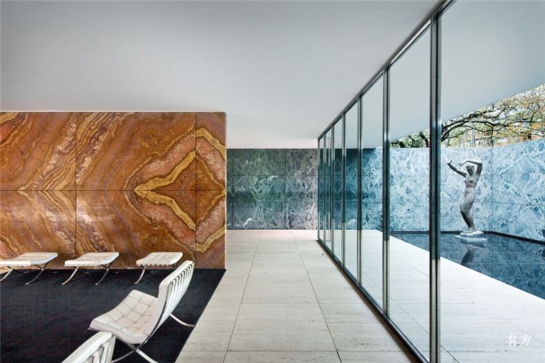 reconstruction of barcelona pavilion 01