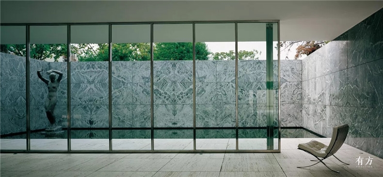 reconstruction of barcelona pavilion 07