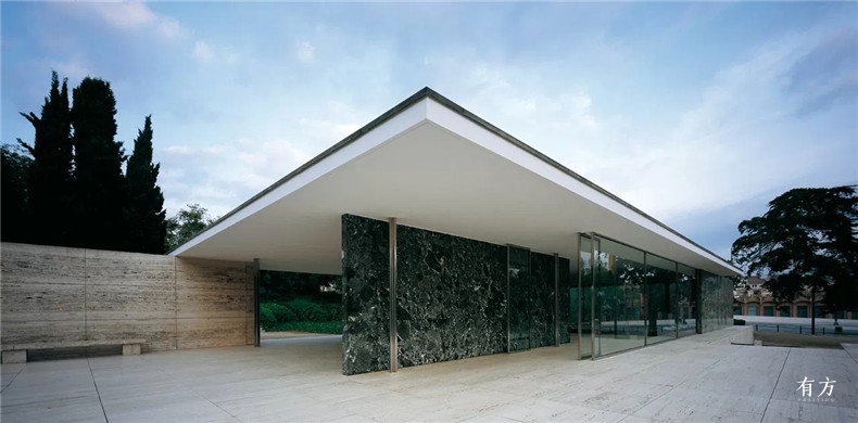 reconstruction of barcelona pavilion 19