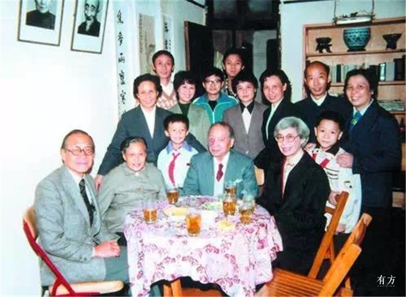 100张照片回顾贝聿铭的100岁人生88 贝聿铭回苏时与贝氏亲友的合影1989年