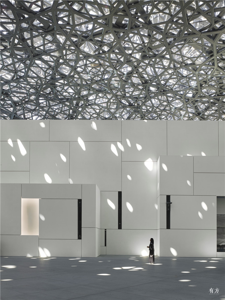 室内光雨中4. Louvre Abu Dhabi Interior view 1 Photography Roland Halbe Louvre Abu Dhabi Architecte Jean Nouvel