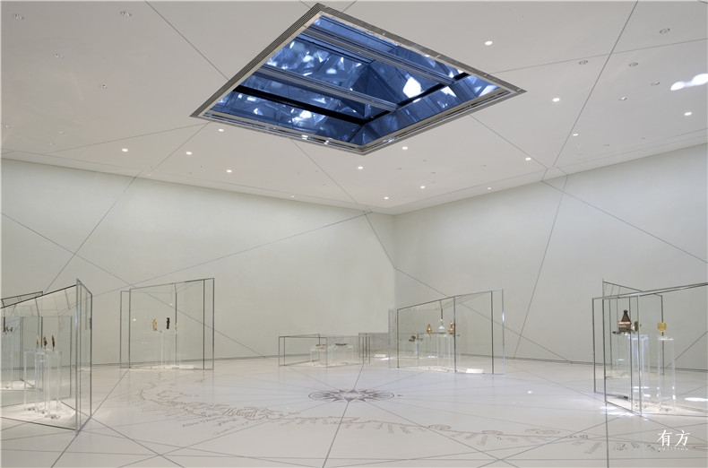 玻璃天窗将光线捕捉并导向画廊内部01. Louvre Abu Dhabi The Great Vestibule Photography Marc Domage Louvre Abu Dhabi Architecte Jean Nouvel