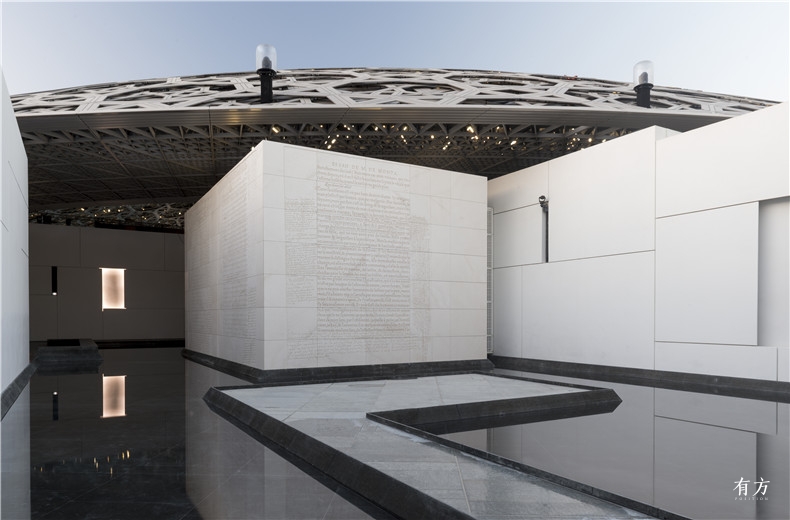 穹顶近景Jenny Holzer. For Louvre Abu Dhabi 2017 Louvre Abu Dhabi Photography Marc Domage