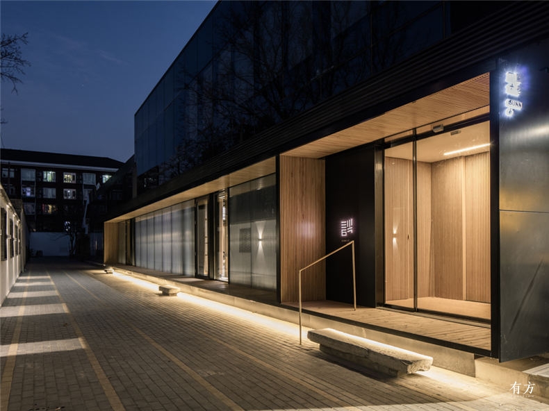 last三里六七餐厅室外夜景