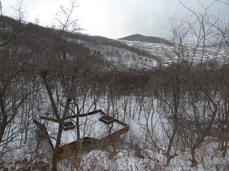 tao03 Teahouse in snow