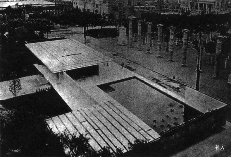 reconstruction of barcelona pavilion 16
