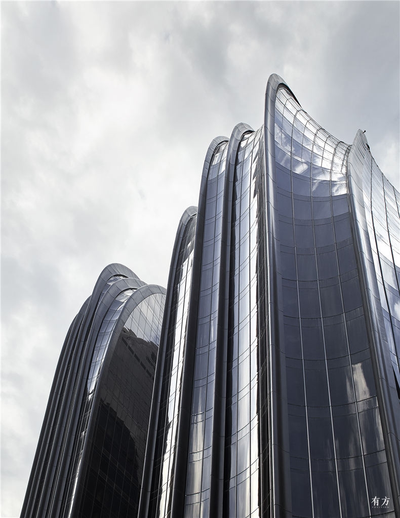 墨色山水,北京朝阳公园广场落成 / mad